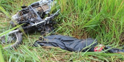 BR 364 - Motociclista se suicida atirando-se de frente com caminhão na BR 364
