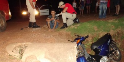 Rolim De Moura –  Motociclista sofre queda e moto fica dentro de bueiro.