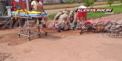 Mulher fratura perna após colisão entre duas motos no Bairro Boa Esperança, em Rolim de Moura 