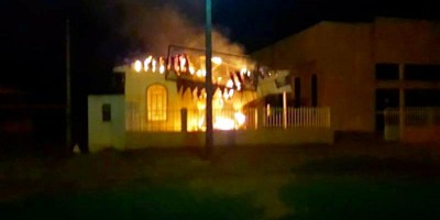 Incêndio durante a madrugada deste domingo destrói Igreja, em Alto Alegre dos Parecis