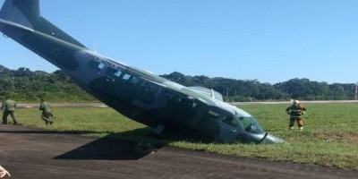 Avião da FAB perde freio e sai da pista em aeroporto de Porto Velho