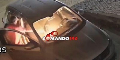 Atentado com Líquido Inflamável em Ji-Paraná: Carro fica Destruído
