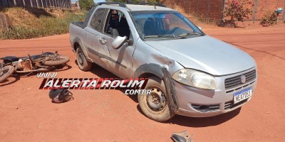 Mulher foi socorrida após colisão entre carro e moto no bairro Cidade Alta, em Rolim de Moura 
