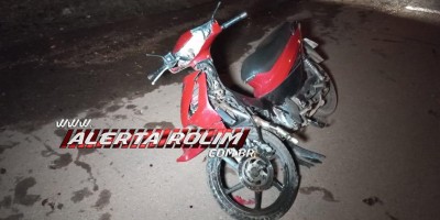 Violenta colisão frontal entre duas motos deixou dois feridos nesta noite no Jardim Tropical, em Rolim de Moura