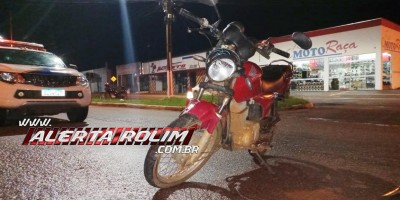 Adolescente foi socorrido inconsciente após colisão entre moto e caminhonete, em Rolim de Moura