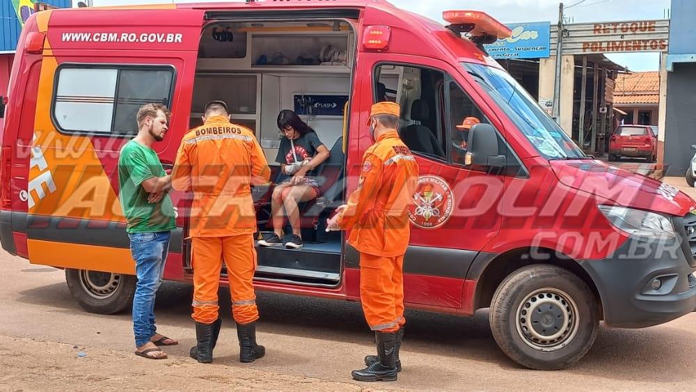 Mulher é Socorrida Com Suspeita De Fratura Após Bater Moto Em Outro